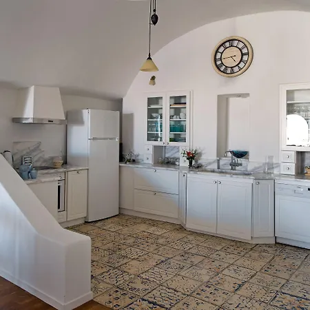 Villa Amalia By Thireon Finikiá